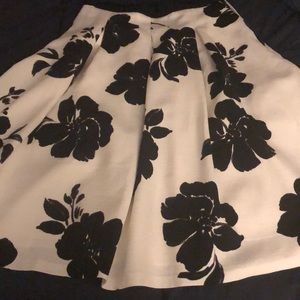 Black and white Large flower print skirt